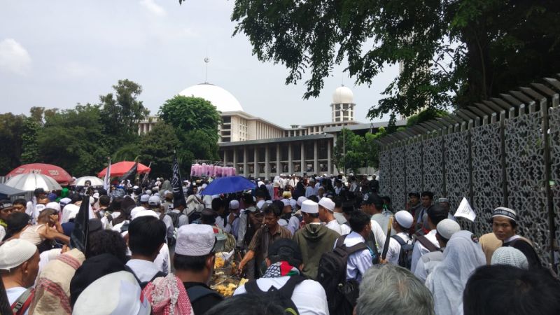 Reuni 212 Bubar, Ribuan Jamaah Banjiri Masjid Istiqlal